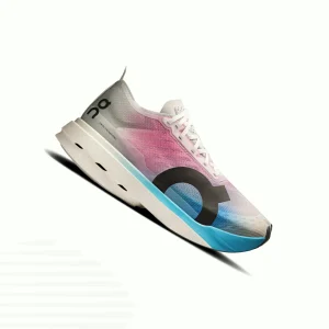 ON Cloudboom Strike (Femme)