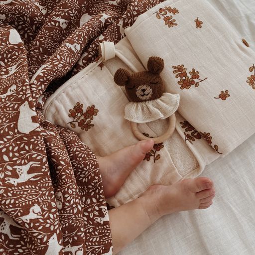 Anneau de dentition ourson | Noisette – Main sauvage – Image 2