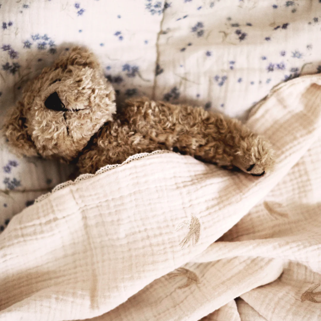 Couverture bébé brodée | Hirondelles – Gentil coquelicot – Image 4